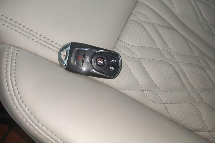 Used Buick GL8 2021 ES Landtrek 653T Comfort Edition
