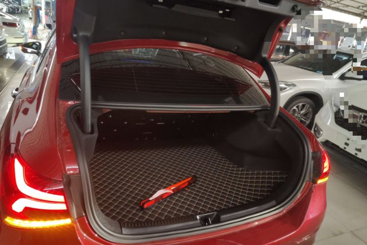 Used Mercedes-Benz A-Class 2022 Revised Version A 200 L Sport Sedan Fashionable Style
