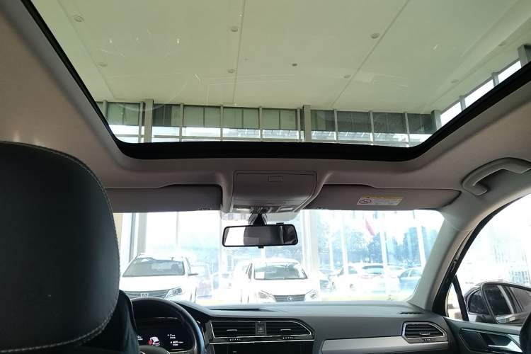 Used Volkswagen Tiguan L 2021 330TSI Automatic Two-Wheel Drive Smart Edition