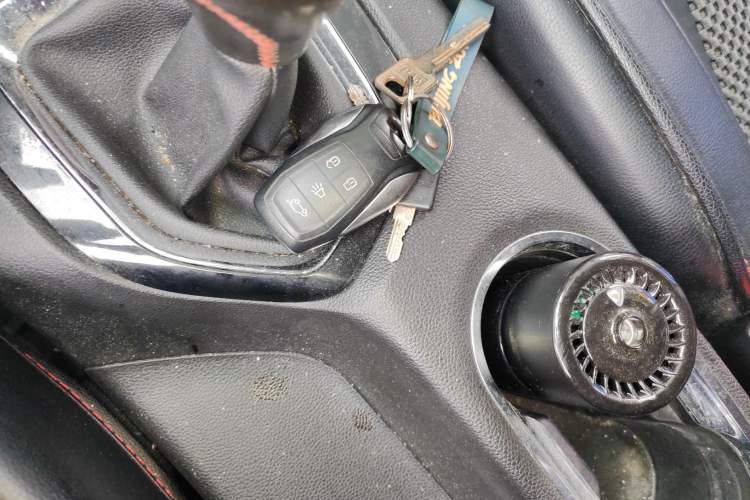 Used Soueast DX3 2016 1.5L Manual Luxury Version
