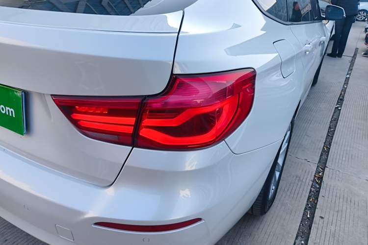 Used BMW 3 Series GT 2017 320i Sport Edition