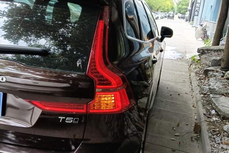 Used Volvo XC60 2019 T5 4x4 Smart Edition China VI Standard
