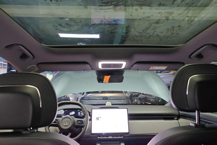 Used Zeekr 7X 2025 100 kWh Long-Range Rear-Wheel Drive with Intelligent Driving Features