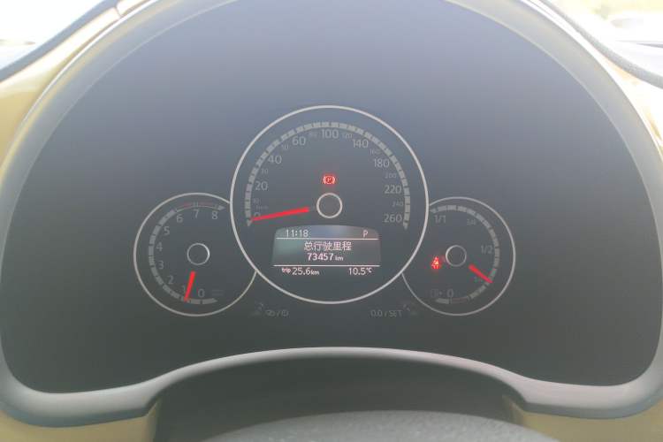 Used Volkswagen Beetle 2015 180TSI model
