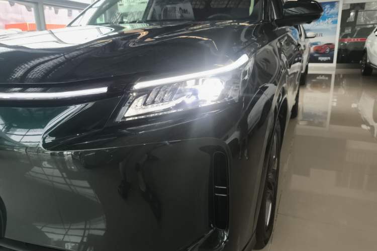 Used  E5 PLUS 2025 120km Standard Travel Custom Edition 5 Seats
