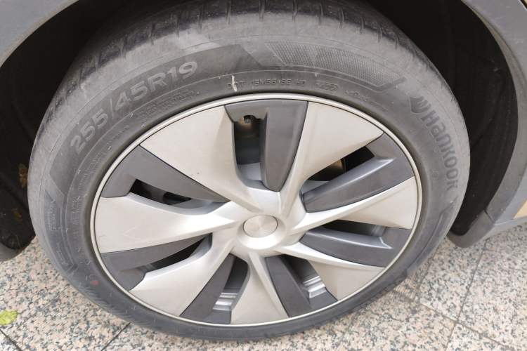 Used Tesla Model Y 2022 Rear-Wheel-Drive Version
