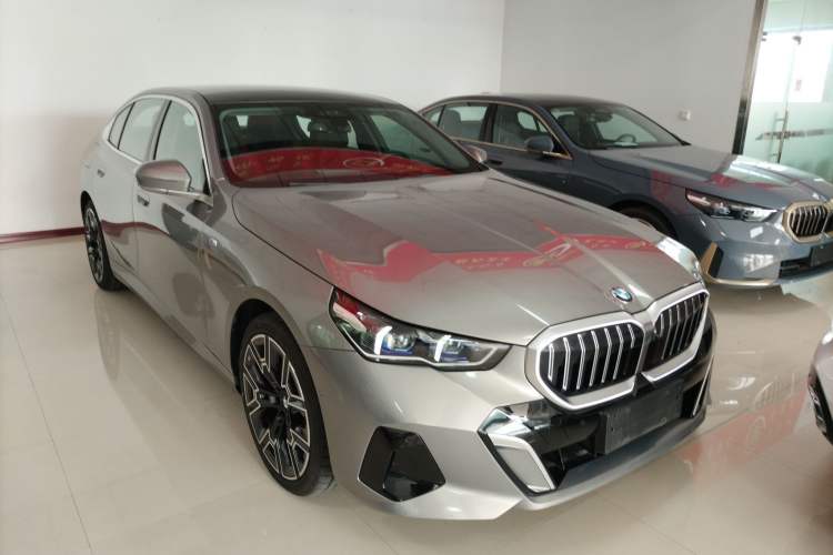 Used BMW 5 Series 2024 530Li Luxury Edition M Sport Package
