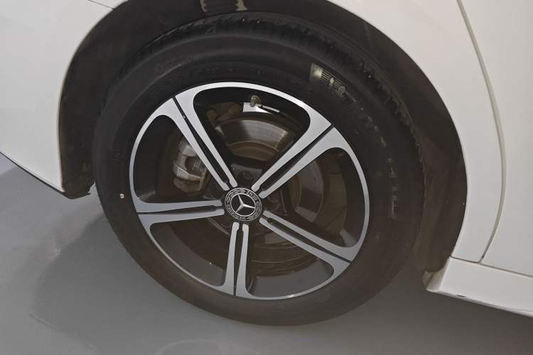 Used Mercedes-Benz A-Class 2022 Revised Version A 200 L Sport Sedan Fashionable Style
