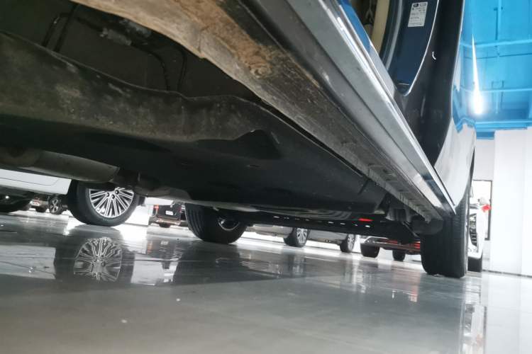 Used Buick GL8 2023 Facelifted Land Cruiser Executive Luxury Version
