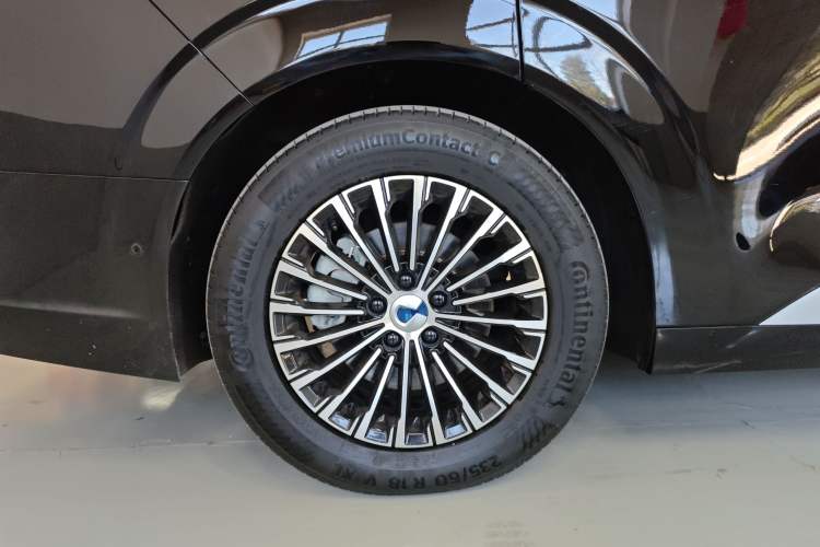 Used Denza D9 2022 DM-i 970 Four-Wheel Drive Flagship Model
