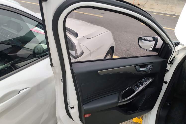 Used Ford Focus 2020 Sedan EcoBoost 180 Automatic Trend Edition
