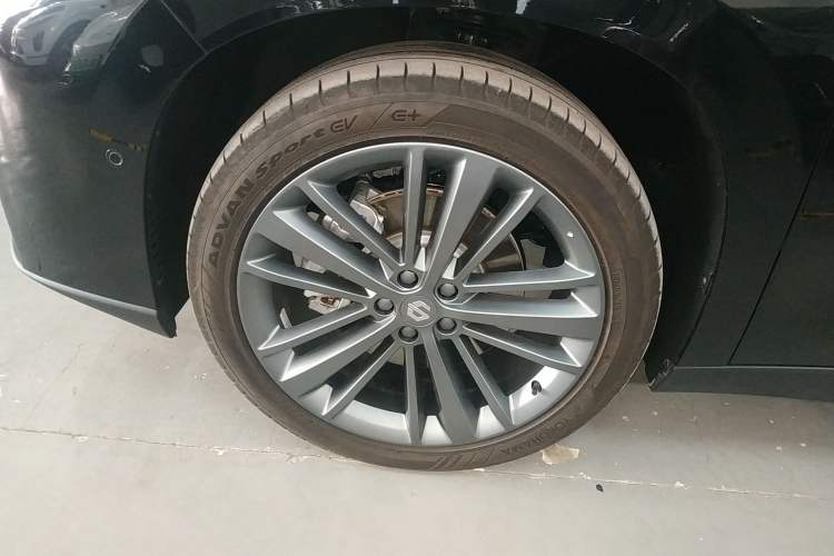 Used Leapmotor C16 2026 Extended-Range 280 LiDAR Zhizun Edition 6 Seats
