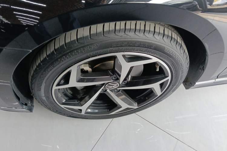 Used Volkswagen Magotan 2023 2 Million Units Commemorative Edition 330TSI DSG Luxury Version
