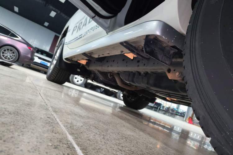 Used Toyota Prado 2018 3.5L Automatic TX-L with Rear-Mounted Spare Tire
