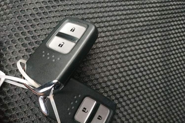 Used Honda Jade 2014 1.8L Automatic Comfort Elite Version 5 Seats
