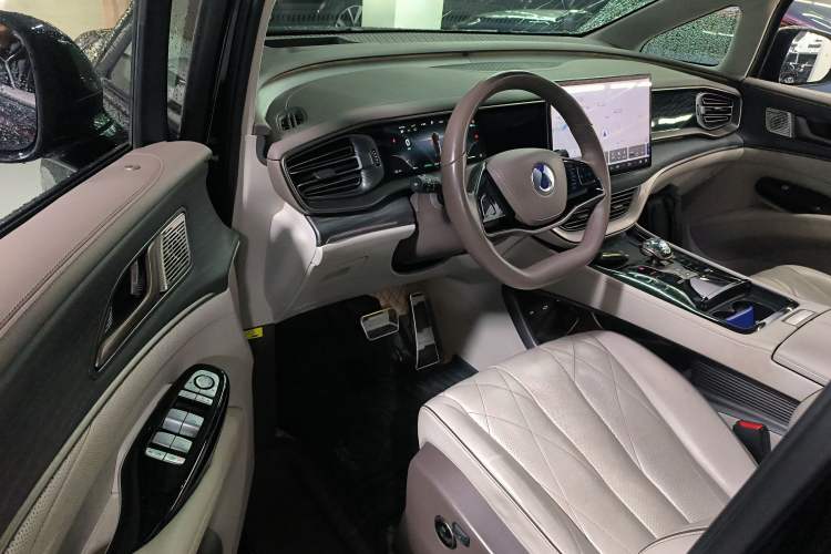 Used Denza D9 2022 DM-i 970 Four-Wheel Drive Flagship Model