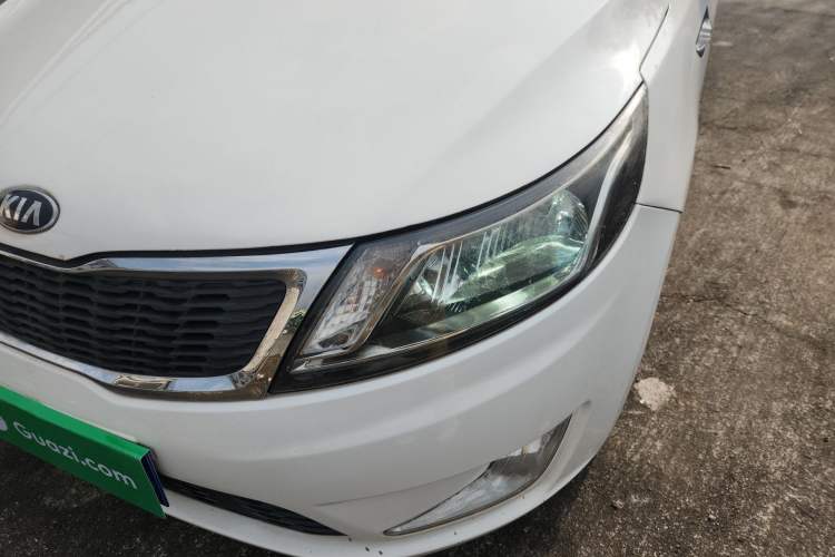 Used Kia K2 2012 Sedan 1.4L MT GLS Commemorative Edition
