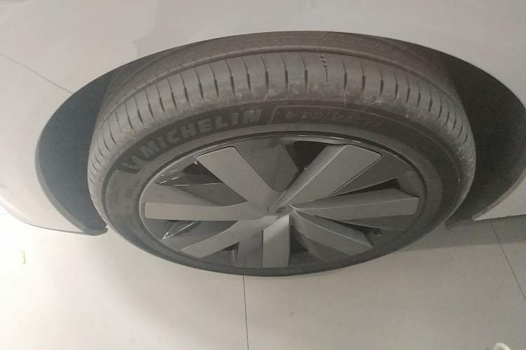 Used Li Auto Li Auto i6 2025 Model Two-Wheel-Drive Standard Type
