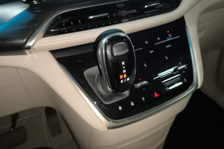 Used Buick GL8 2020 ES Land Cruiser 653T Comfort Edition