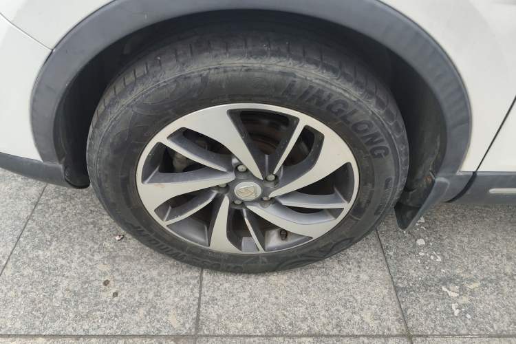 Used Baojun 560 2015 1.8L Manual Luxury Model