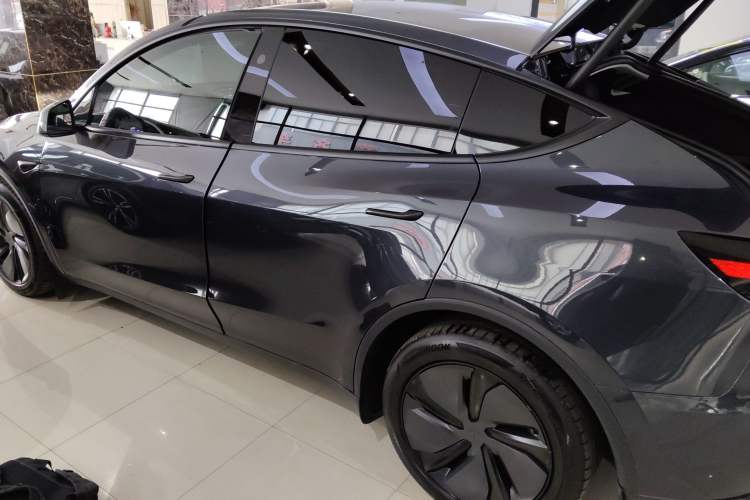 Used Tesla Model Y 2025 Long-Range All-Wheel Drive First Edition
