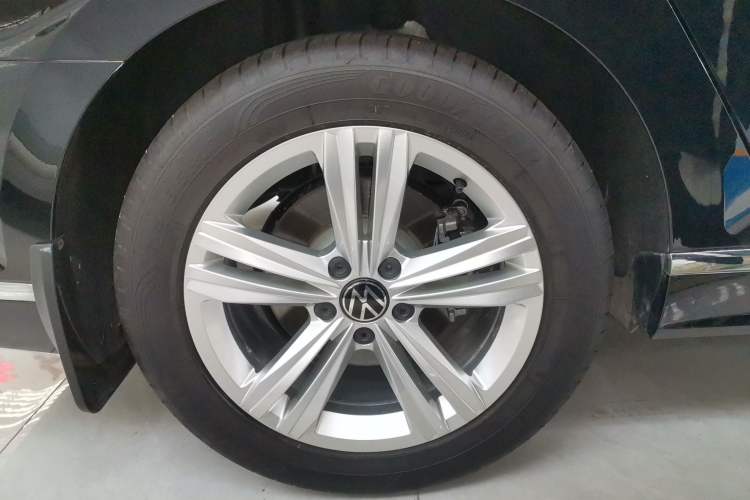 Used Volkswagen Magotan 2023 2 Million Units Limited-Edition 280TSI DSG Comfort Version
