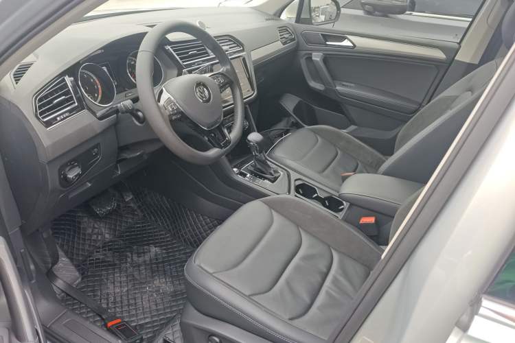 Used Volkswagen Tiguan L 2019 Revised 330TSI Automatic Two-Wheel Drive Smart & Luxury Edition China VI Standard