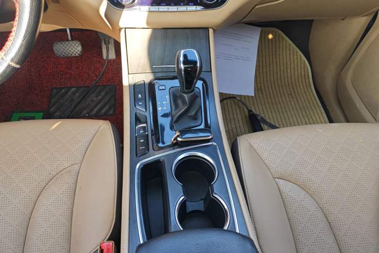 Used Baojun 730 2017 1.8L iAMT Prestige Version 7 Seats
