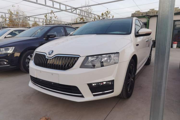Used Skoda Octavia 2017 1.6L Automatic Smart Drive Edition