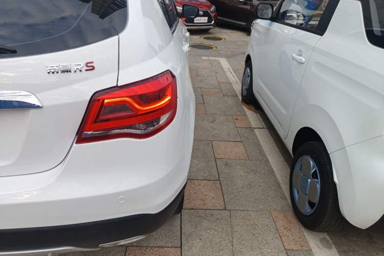 Used Geely Auto Emgrand 2017 Hatchback RS Million Edition 1.5L CVT Upward Version
