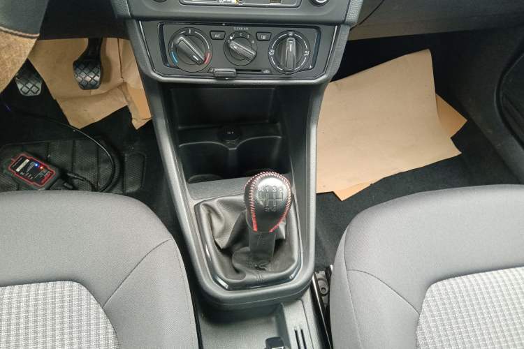 Used Volkswagen Santana 2016 1.6L Manual Fashion Edition