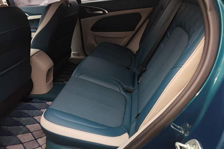 Used ORA Good Cat 2023 401 km Standard Range Luxury Version Lithium Iron Phosphate