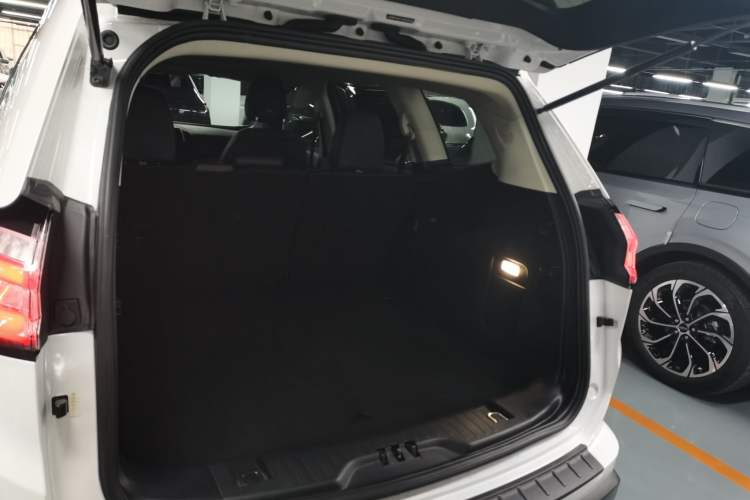 Used Ford Edge 2020 EcoBoost 245 Two-Wheel-Drive Platinum Edition 5 Seats
