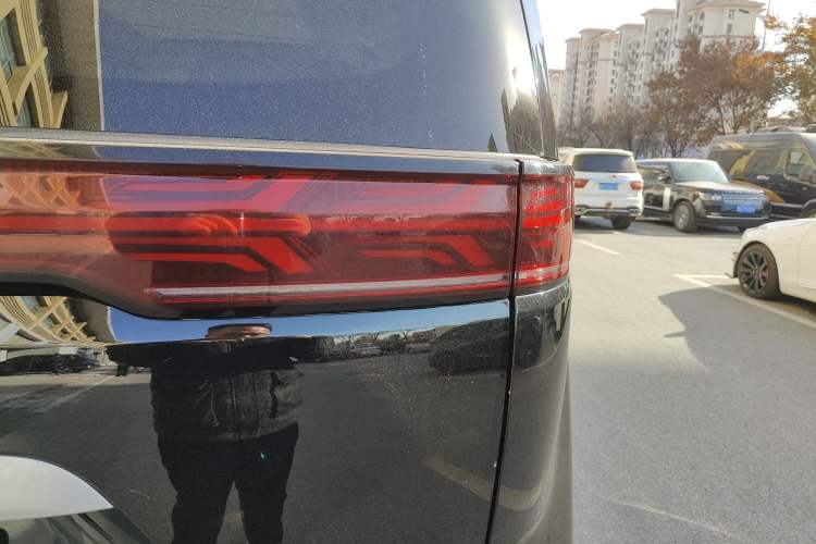 Used Denza D9 2022 DM-i 970 Four-Wheel Drive Prestige Model
