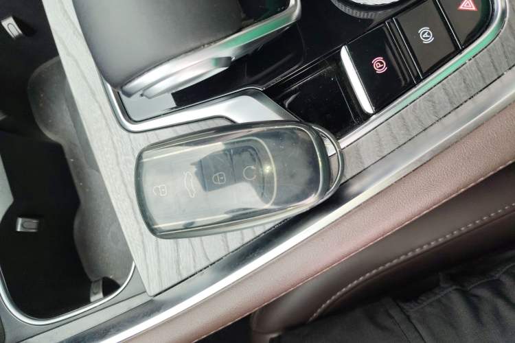 Used Chery Tiggo 8 PRO 2024 Champion Edition 390T Two-Wheel Drive Aoshi Version 5 Seats
