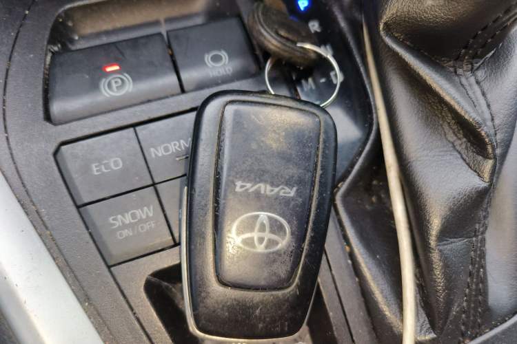 Used Toyota RAV4 2020 2.0L CVT 4x4 Trend Edition
