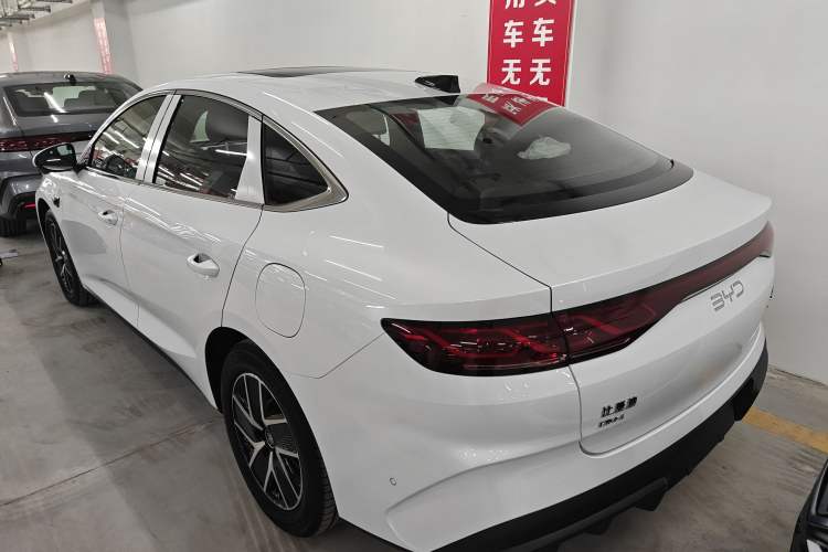 Used BYD Qin L 2025 DM-i Smart Drive 120KM Leading Model
