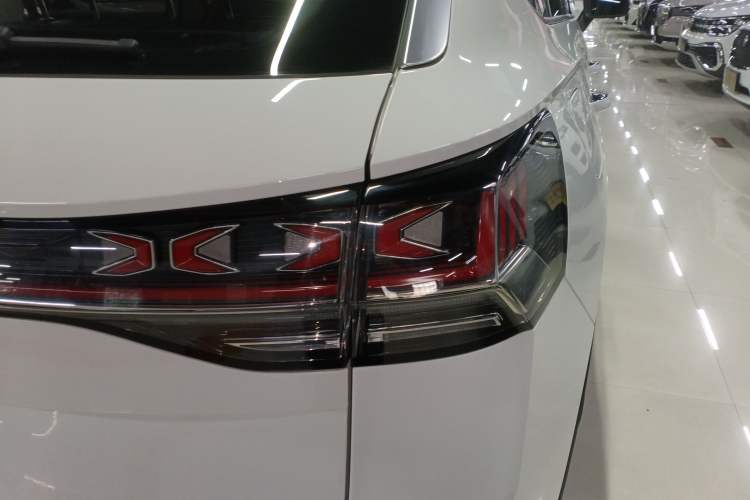 Used Volkswagen Tayron 2023 280TSI Two-Wheel-Drive Luxury Plus Advanced Version
