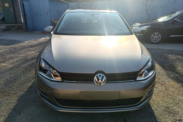 Used Volkswagen Golf 2016 230TSI Automatic Luxury Version
