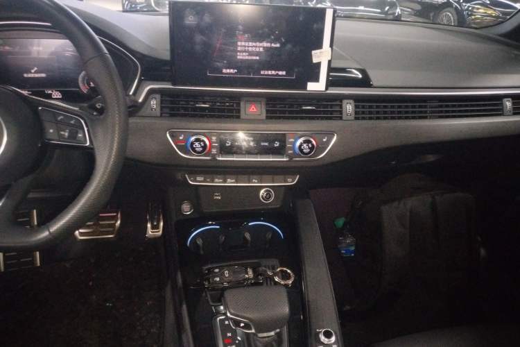 Used Audi A4L 2024 40 TFSI Luxury Dynamic Edition
