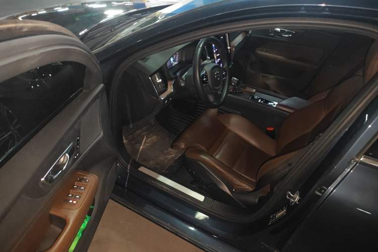 Used Volvo S60 2021 T4 Zhiyuan Luxury Edition