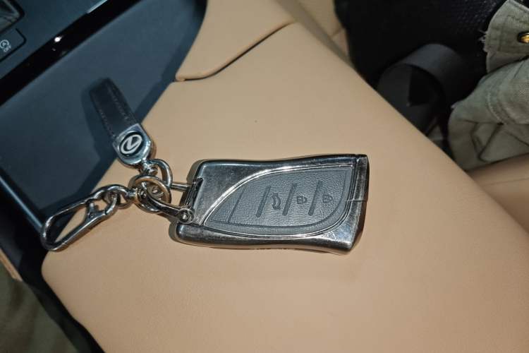 Used Lexus ES 2023 200 Excellence Edition
