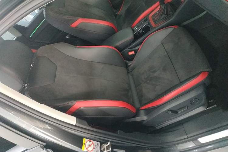 Used Audi Q3 2021 40 TFSI Fashion Dynamic Model
