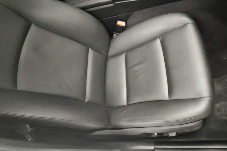 Used BMW 5 Series 2014 520Li Elegant Model
