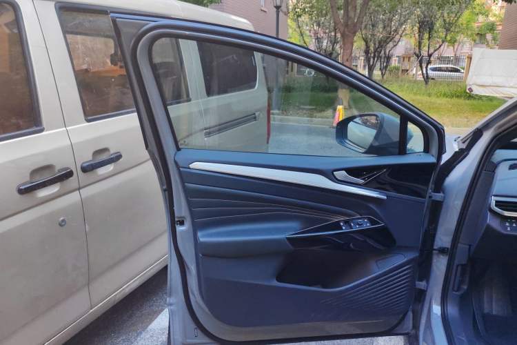 Used Volkswagen ID.4 CROZZ 2025 Pure Edition
