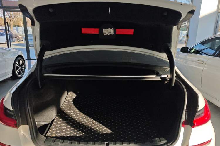 Used BMW 3 Series 2021 Facelifted 320Li M Sport Package
