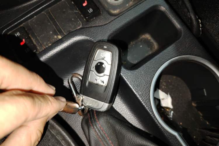 Used Haval H6 2015 Revised Version Sport Edition 1.5T Manual Transmission Two-Wheel Drive Elite Grade
