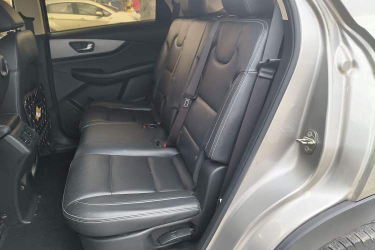 Used Dongfeng Fengon S560 2019 1.8L Manual Urban Model
