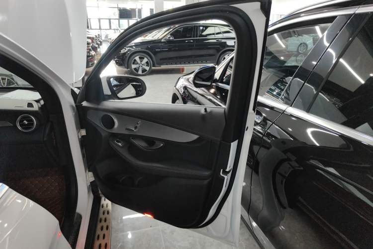 Used Mercedes-Benz GLC 2018 GLC 200 4MATIC
