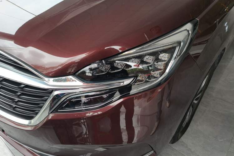 Used Buick GL8 2022 ES Landtrek 653T Luxury Edition